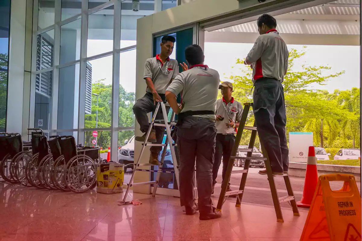 Smart Restrooms with Automatic Systems